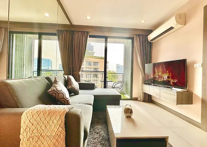 Luxury & Bright 1 Bedroom - Asoke *