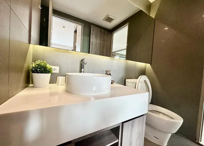 Luxury & Bright 1 Bedroom - Asoke 방콕