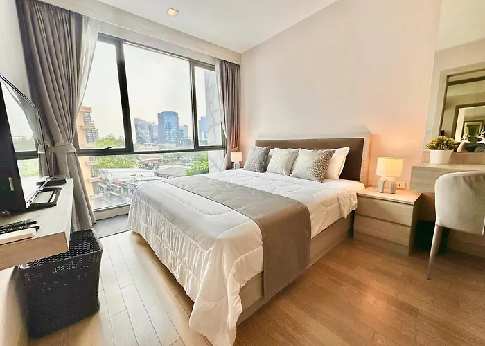 Luxury & Bright 1 Bedroom - Asoke